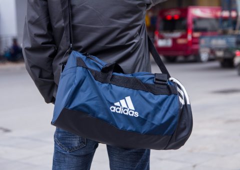 Mê thể thao, mê gym không thể bỏ qua Adidas Convertible 3-Stripes Duffel Bag Small 16