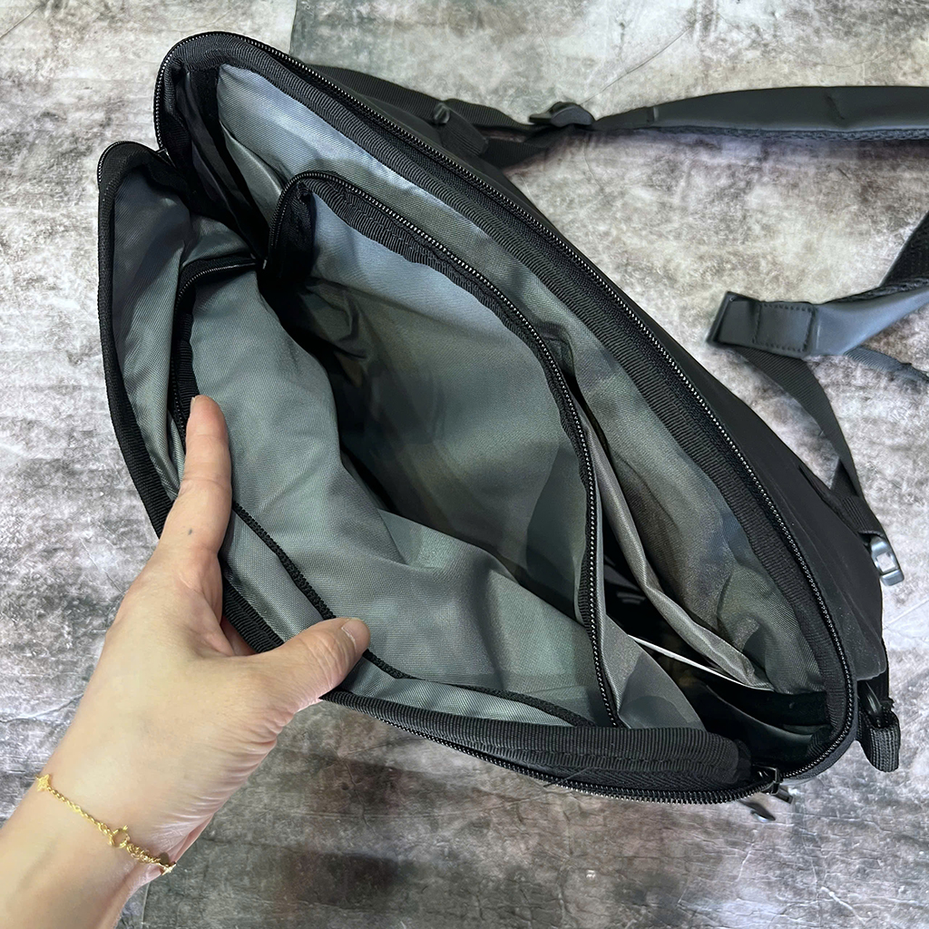 Túi đeo chéo Hier Urban Messenger Bag 24