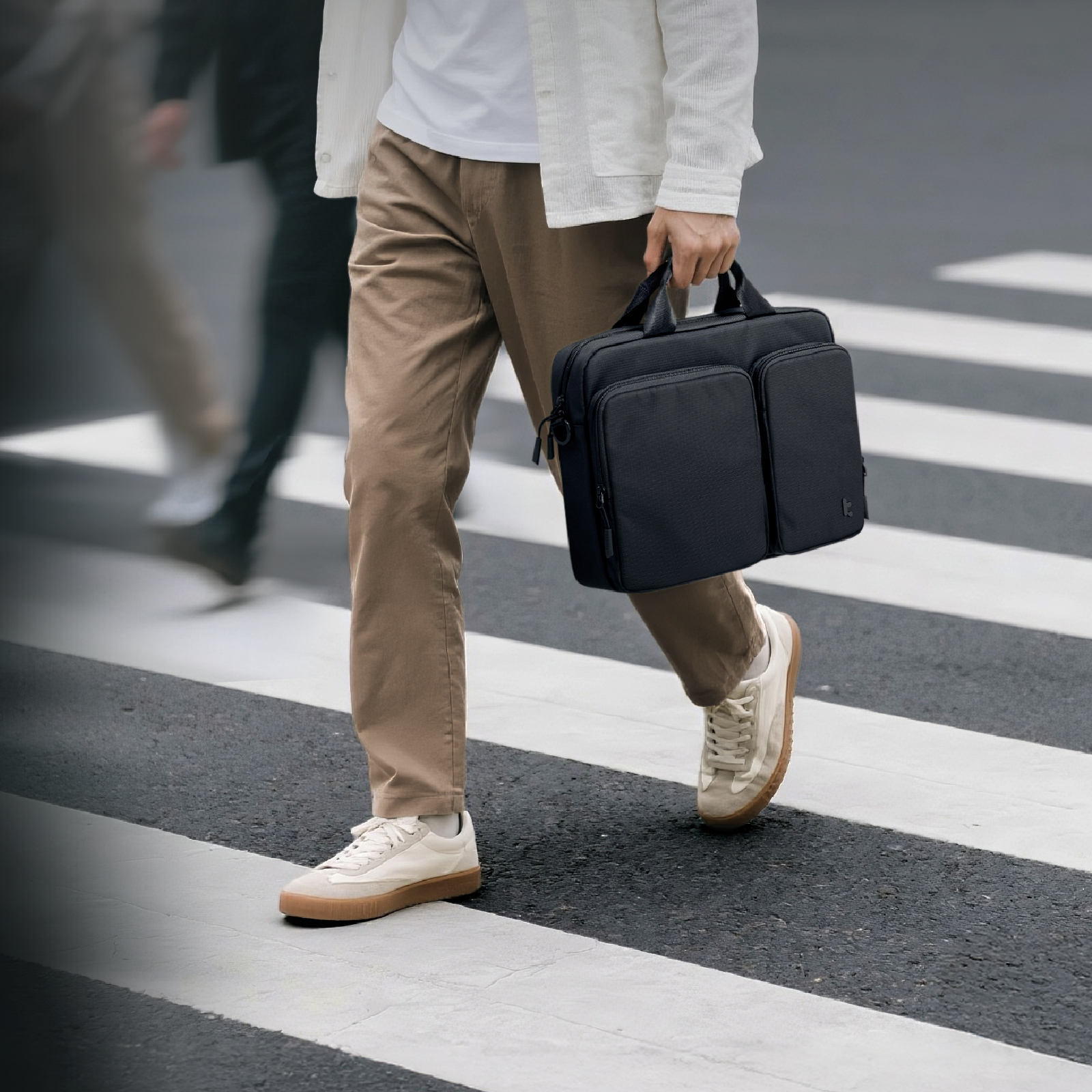Túi xách laptop 13/14 - 15/16 inch Tomtoc Navigator-A33 Slim Shoulder Bag 20