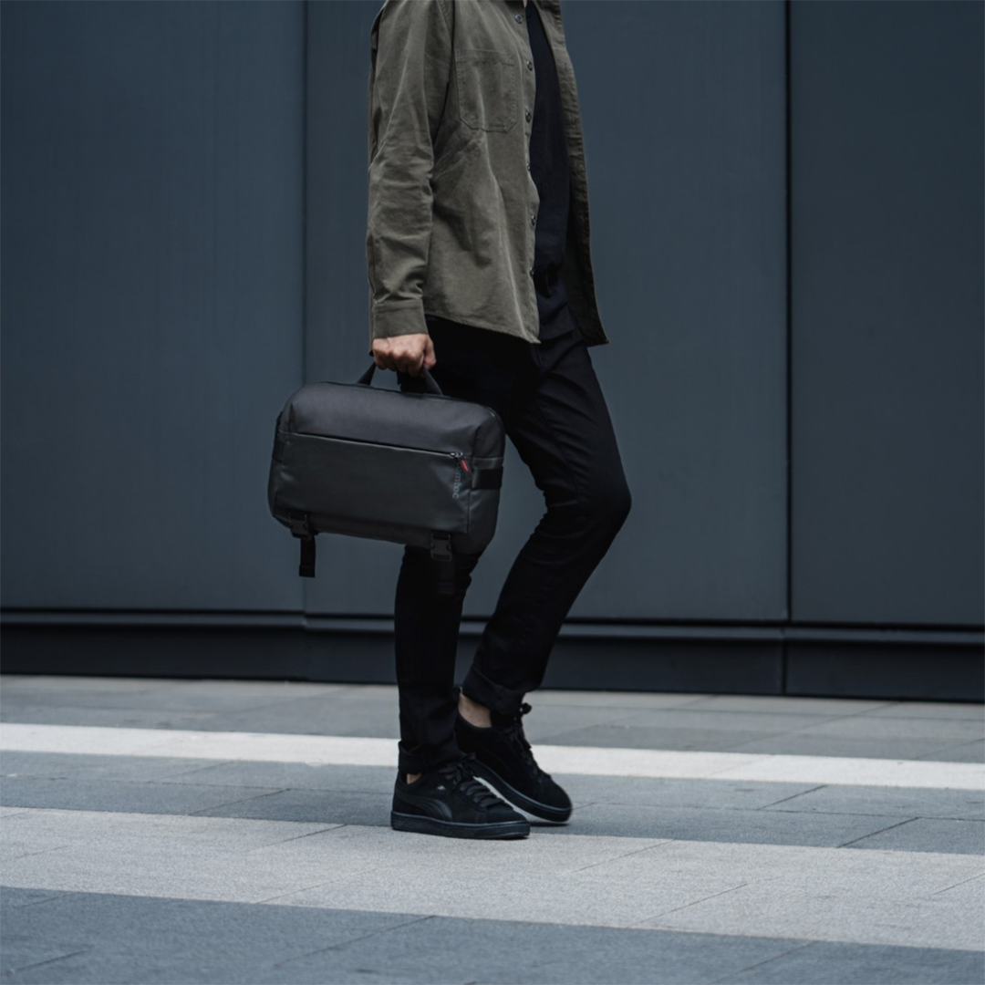 Túi đeo chéo đựng Macbook 13" Tomtoc Urban Cordura Sling Bag T21L1D1 19